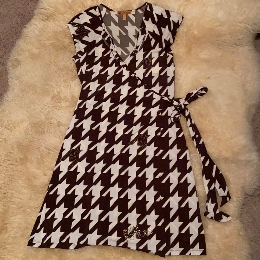 Apple Bottom wrap dress brown And beige with a little bling
